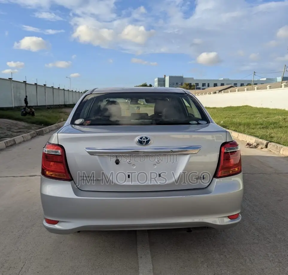 Toyota Axio 2016 Silver