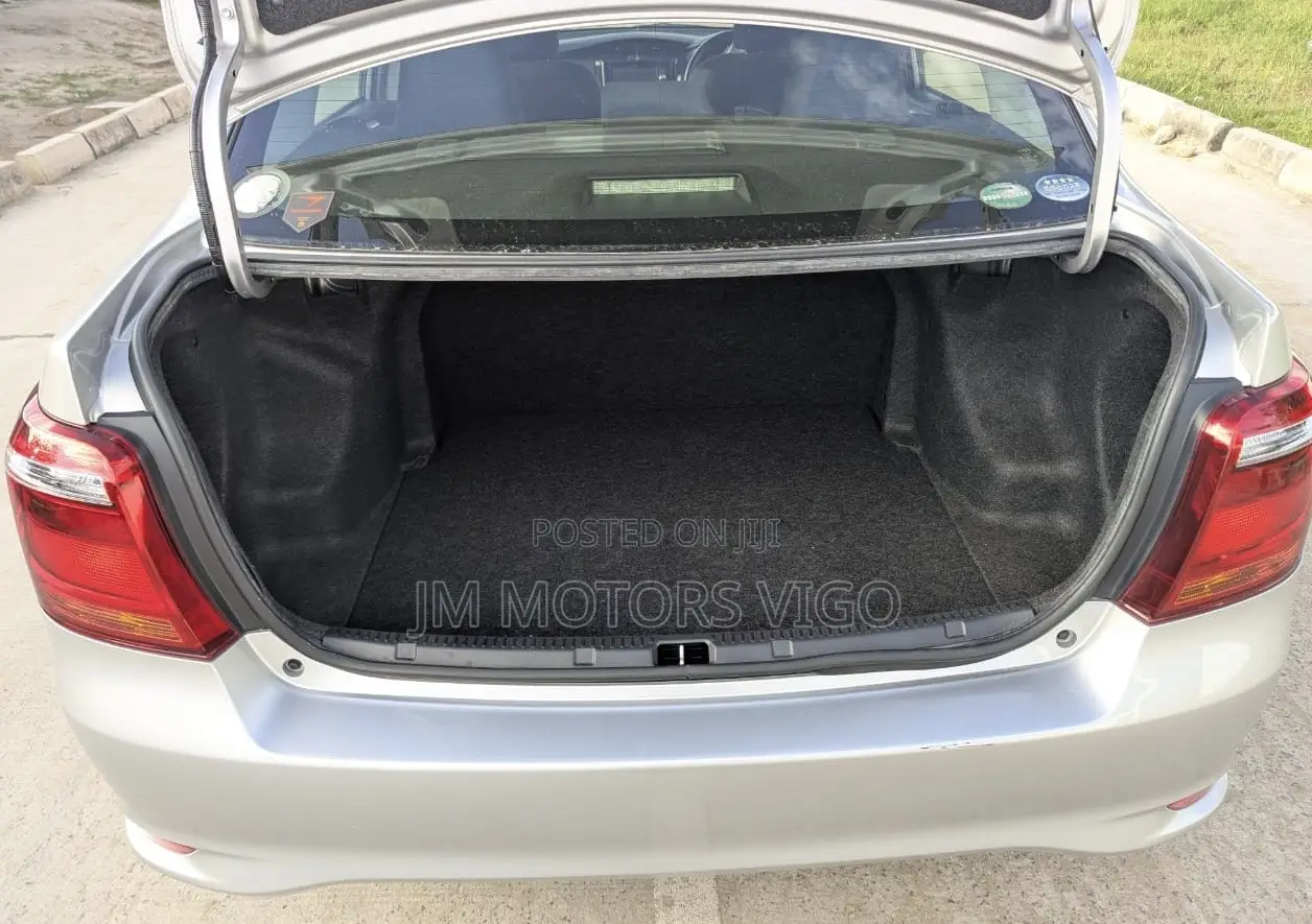 Toyota Axio 2016 Silver