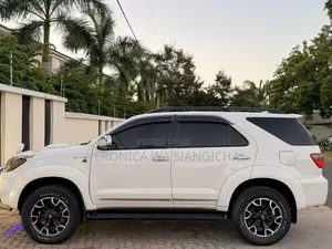 Toyota Fortuner 2016 White