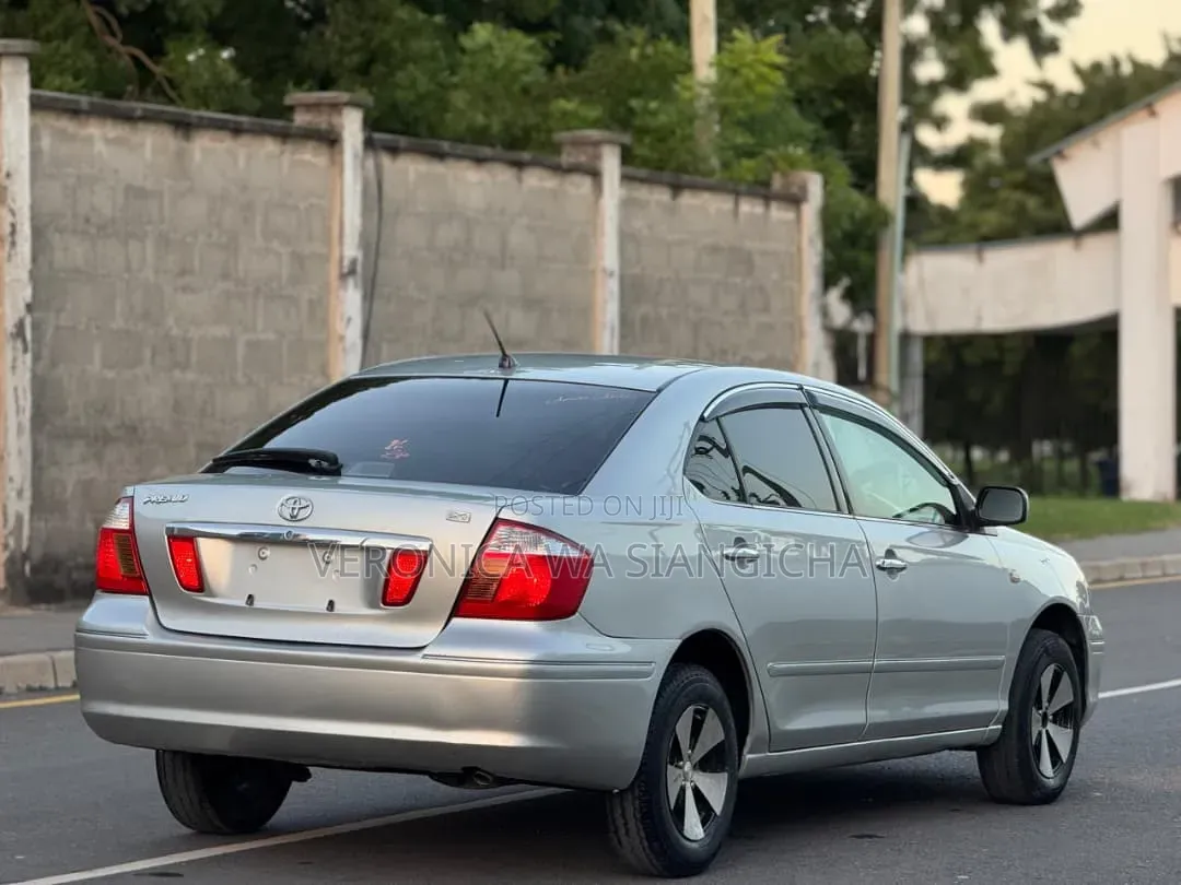 Toyota Premio 2004