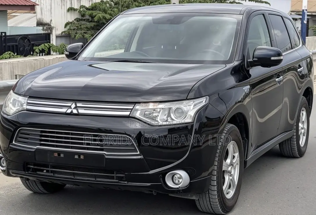 Mitsubishi Outlander 2013 Black