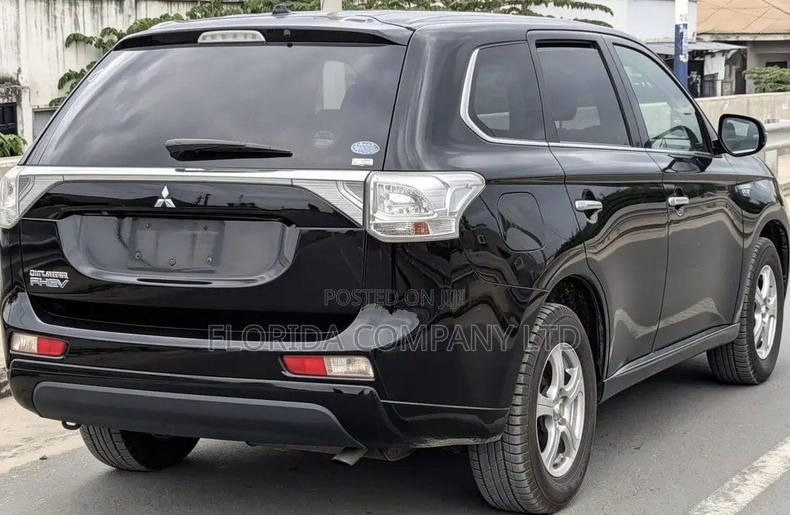 Mitsubishi Outlander 2013 Black