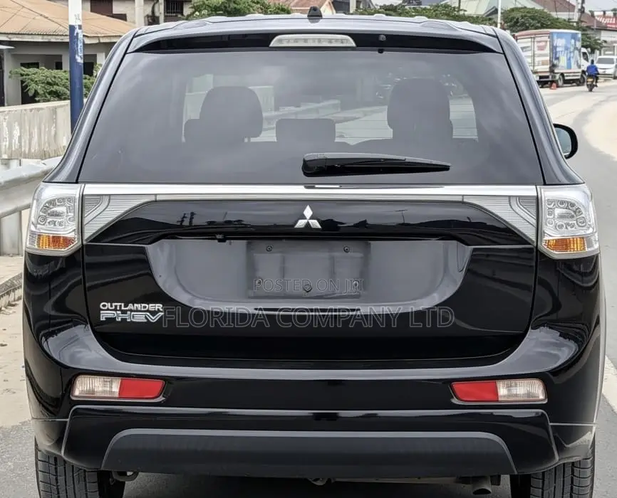Mitsubishi Outlander 2013 Black