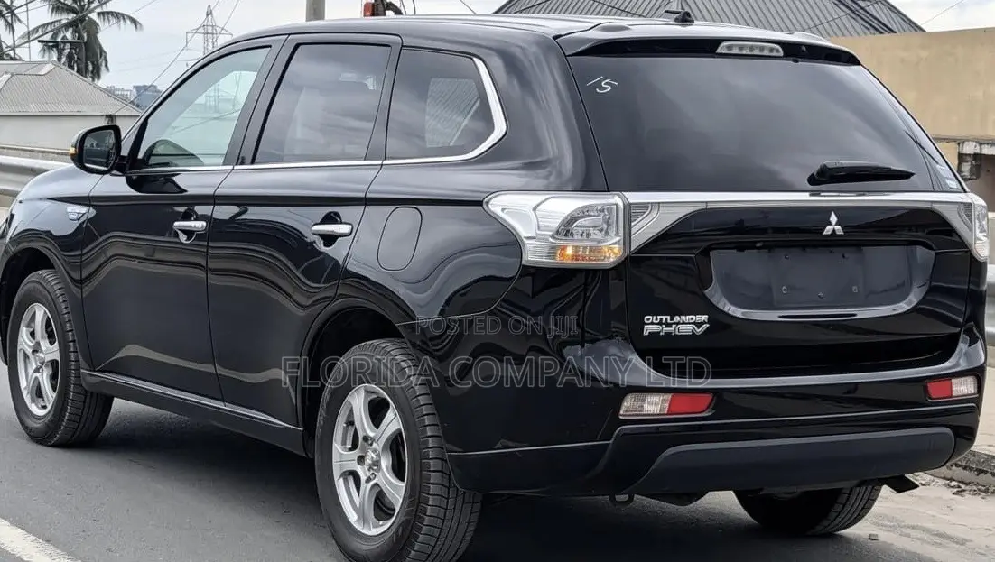 Mitsubishi Outlander 2013 Black