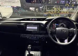 Toyota Hilux 2021 White