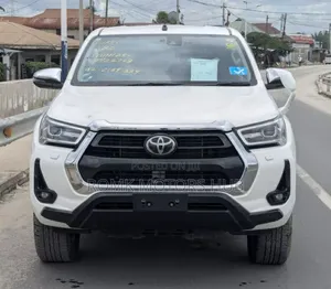 Toyota Hilux 2018 White