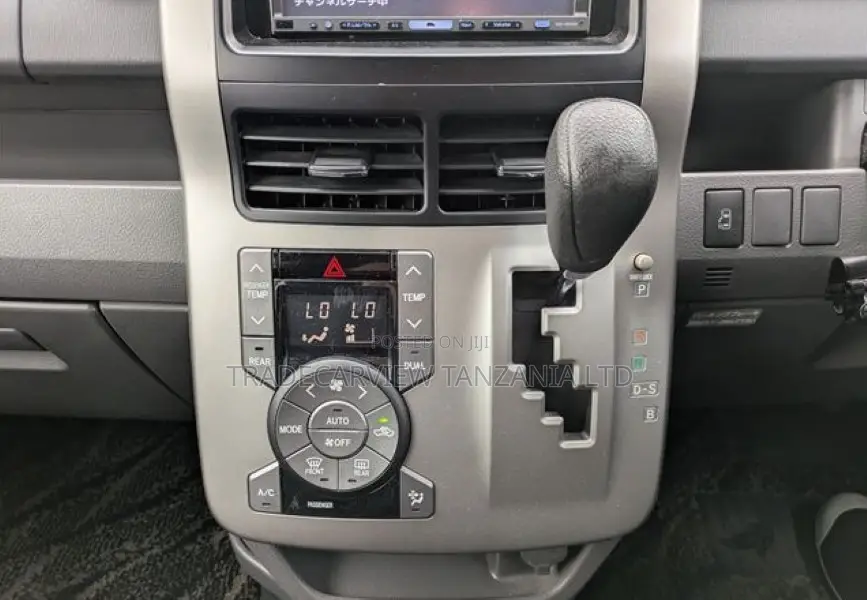 Toyota Noah 2007 Silver