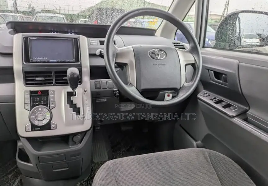 Toyota Noah 2007 Silver