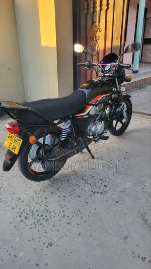 TVS HLX 125 2025 Black