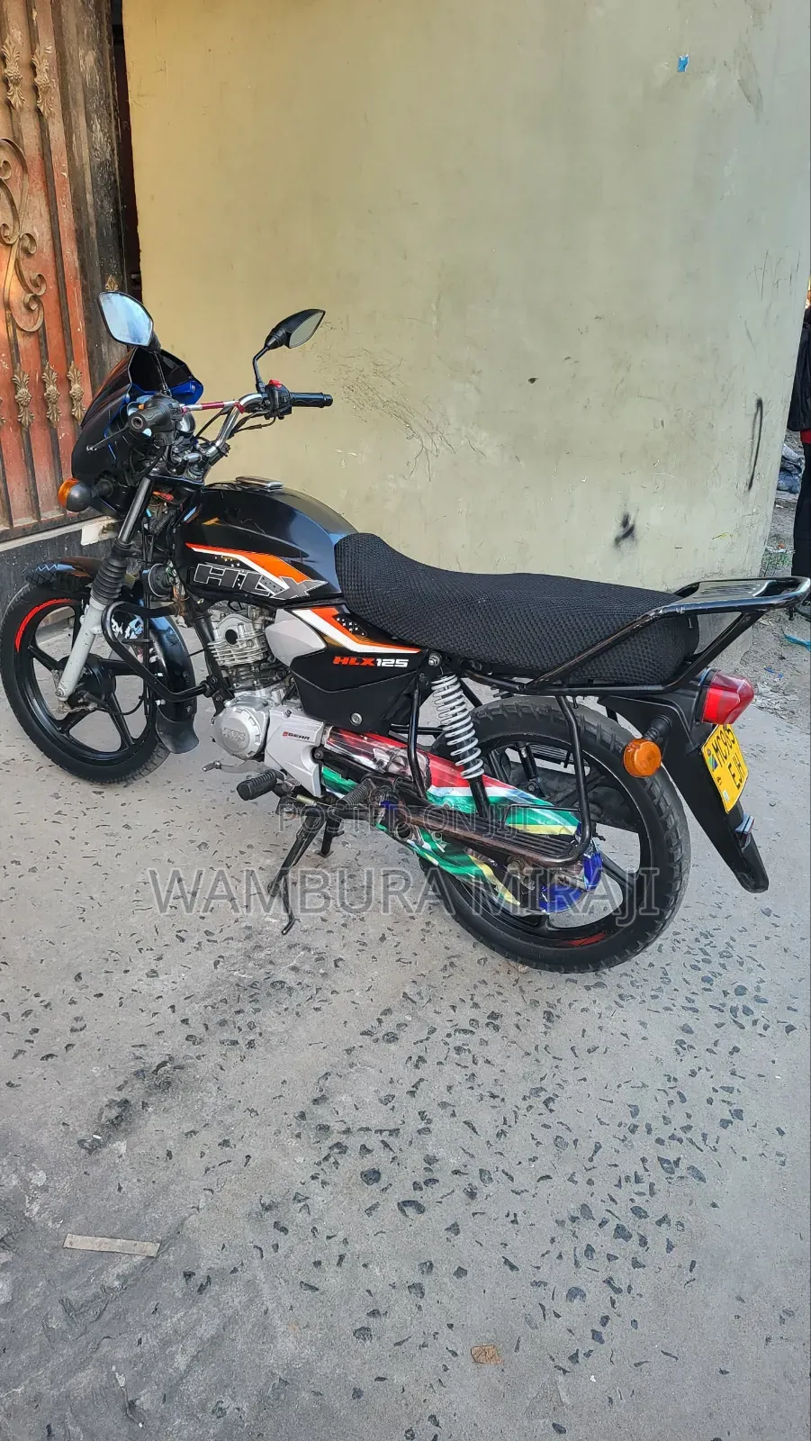 TVS HLX 125 2025 Black