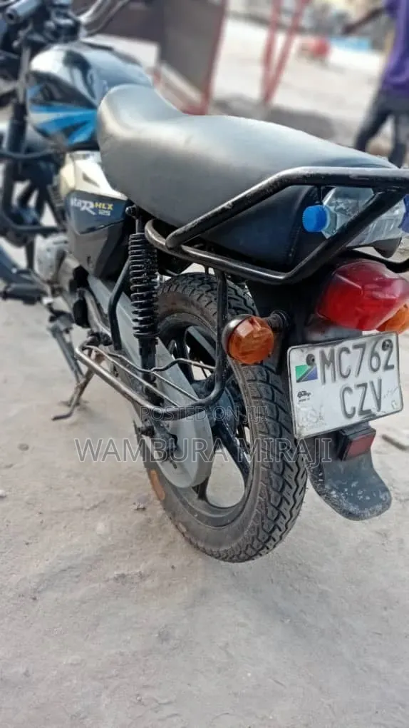 TVS HLX 125 2025 Black