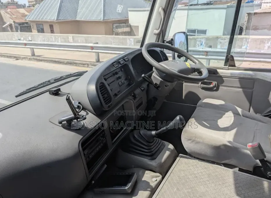 Toyota Coaster 2005