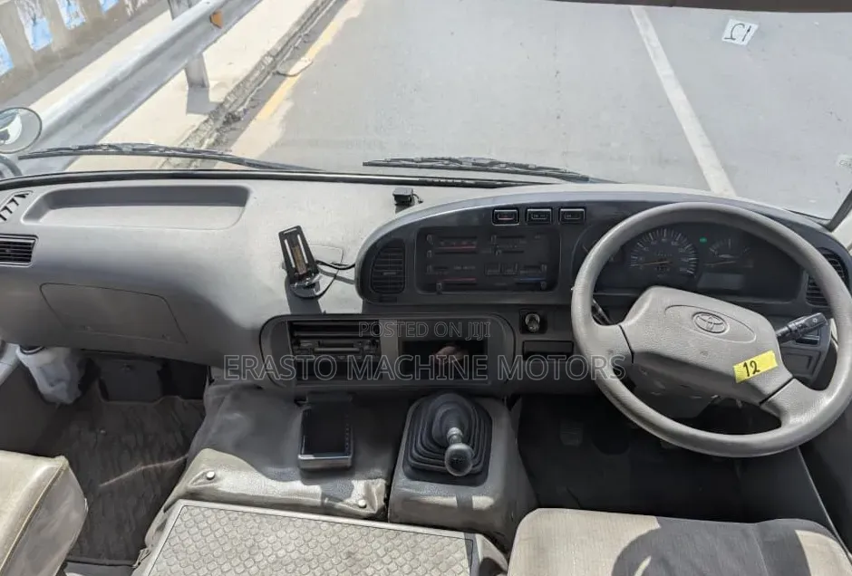 Toyota Coaster 2005