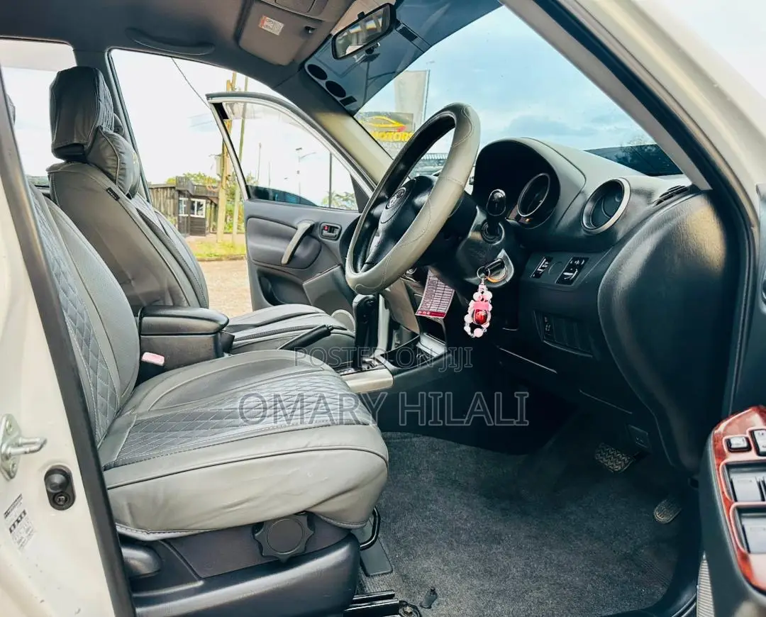 Toyota RAV4 2005 White
