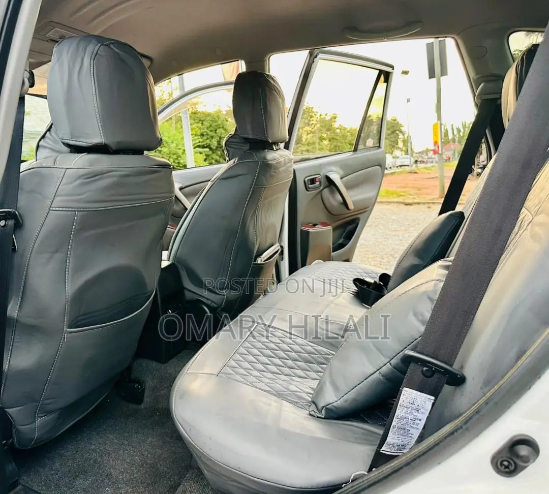 Toyota RAV4 2005 White
