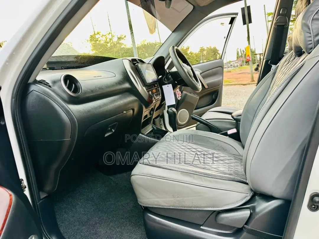 Toyota RAV4 2005 White