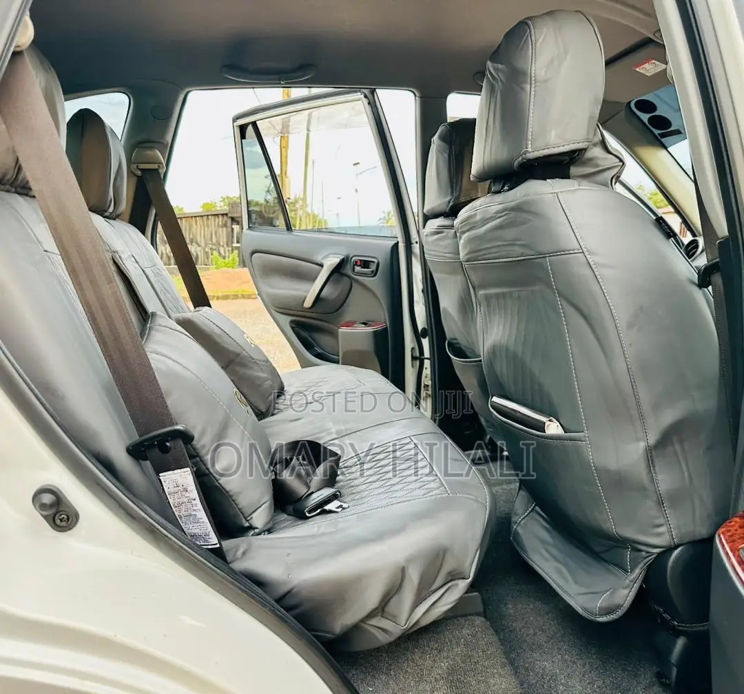 Toyota RAV4 2005 White
