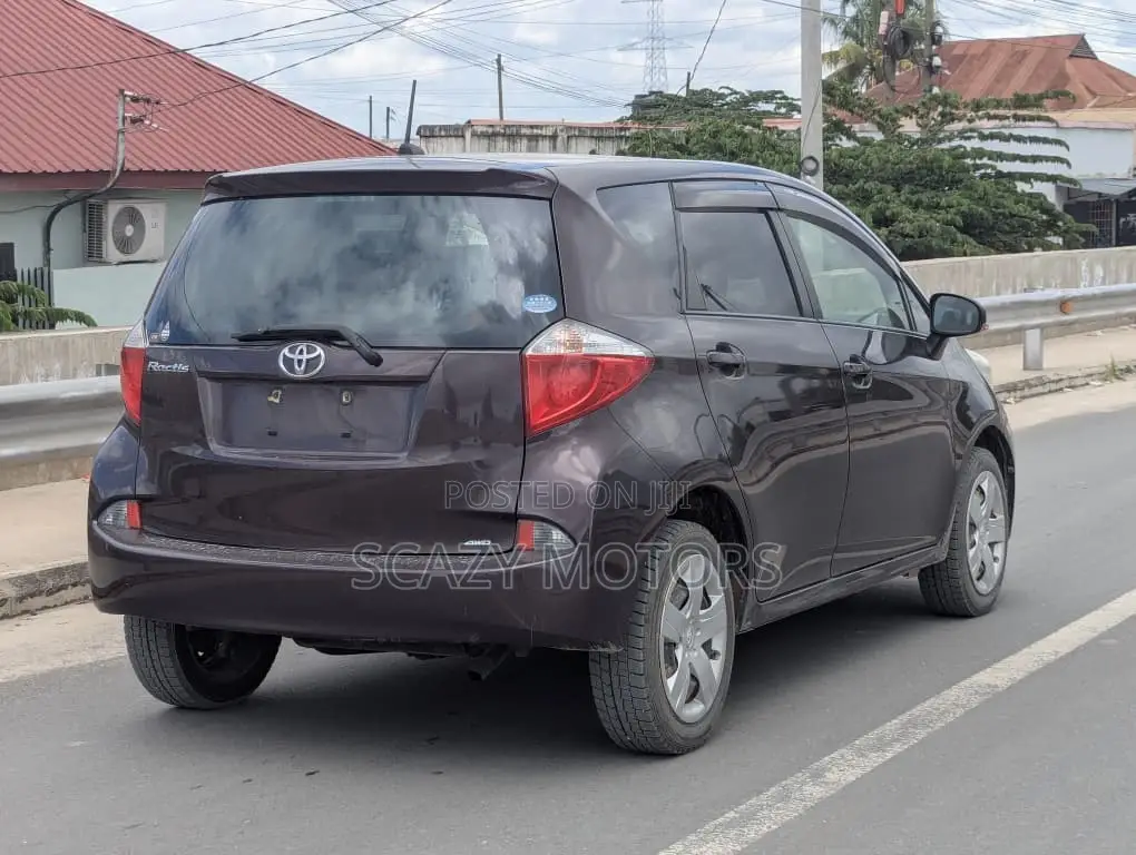 Toyota Ractis 2012 Maroon