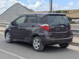 Toyota Ractis 2012 Maroon