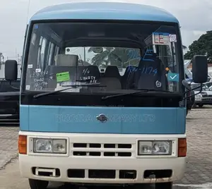 Nissan Civilian 1995