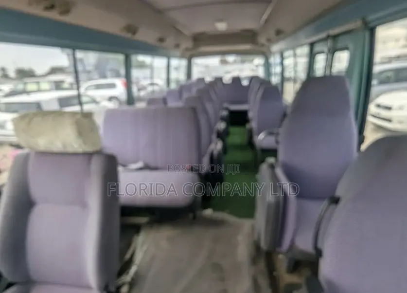Nissan Civilian 1995