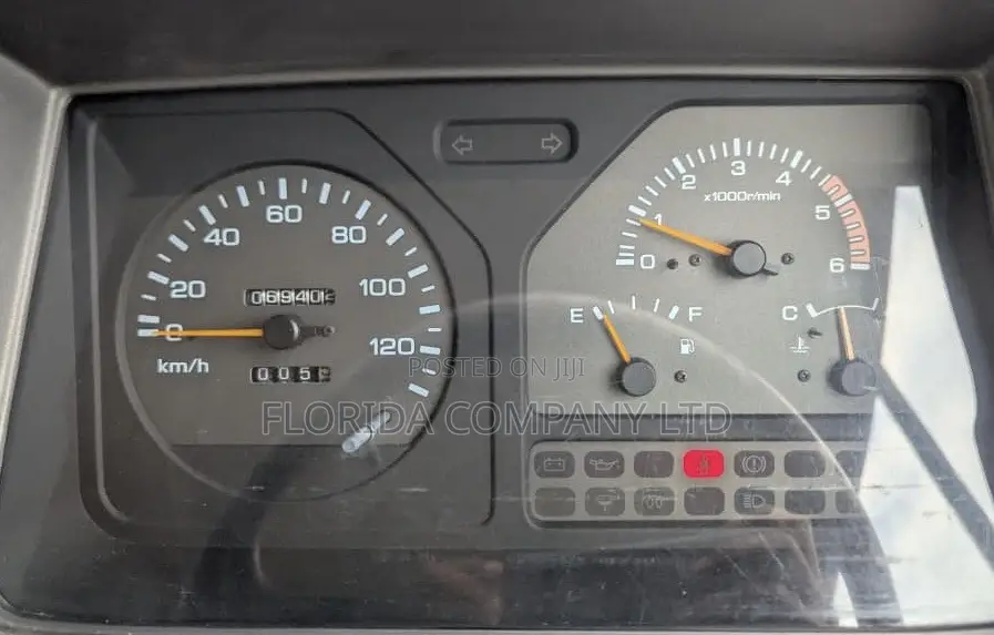 Nissan Civilian 1995