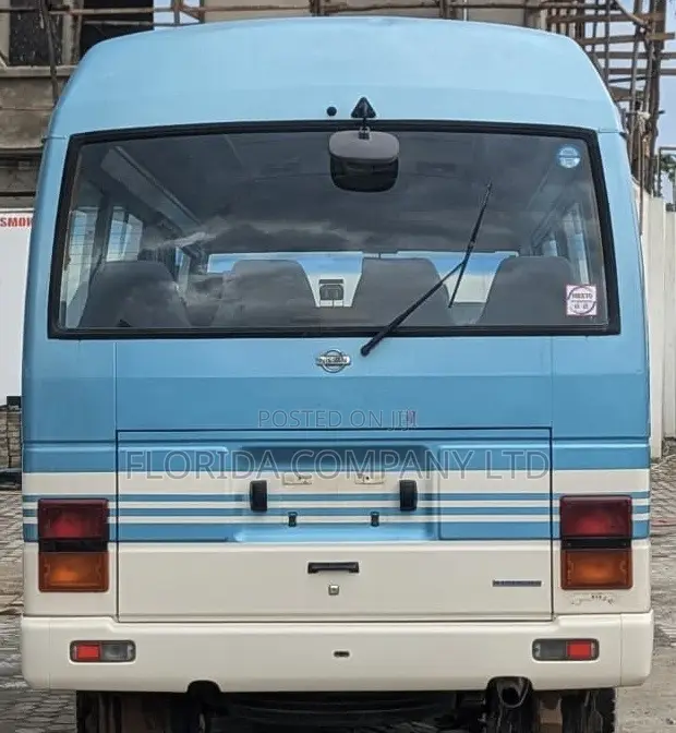 Nissan Civilian 1995
