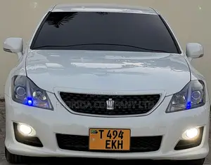 Toyota Crown 2009 White