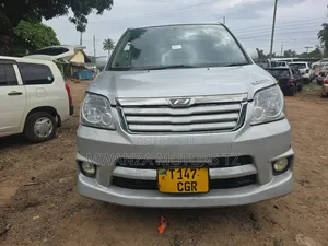 Toyota Noah 2006 Silver