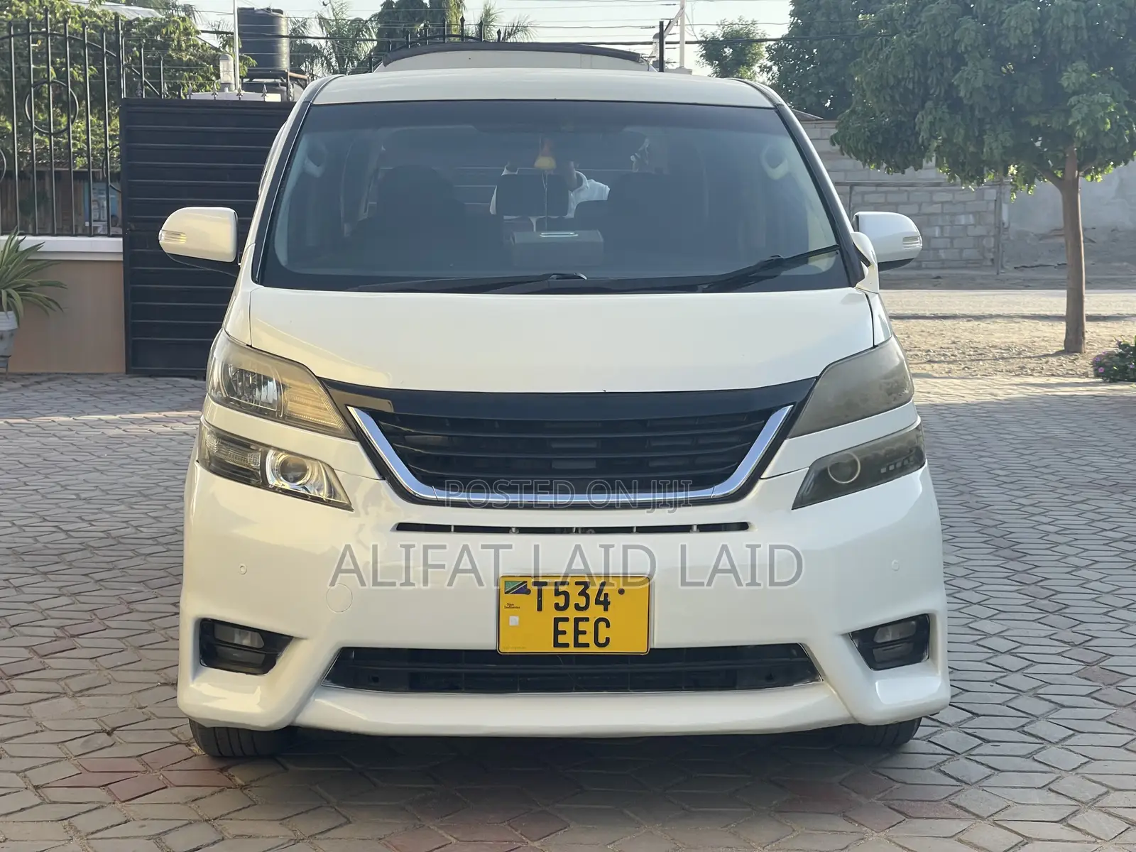 Toyota Alphard 2010 White