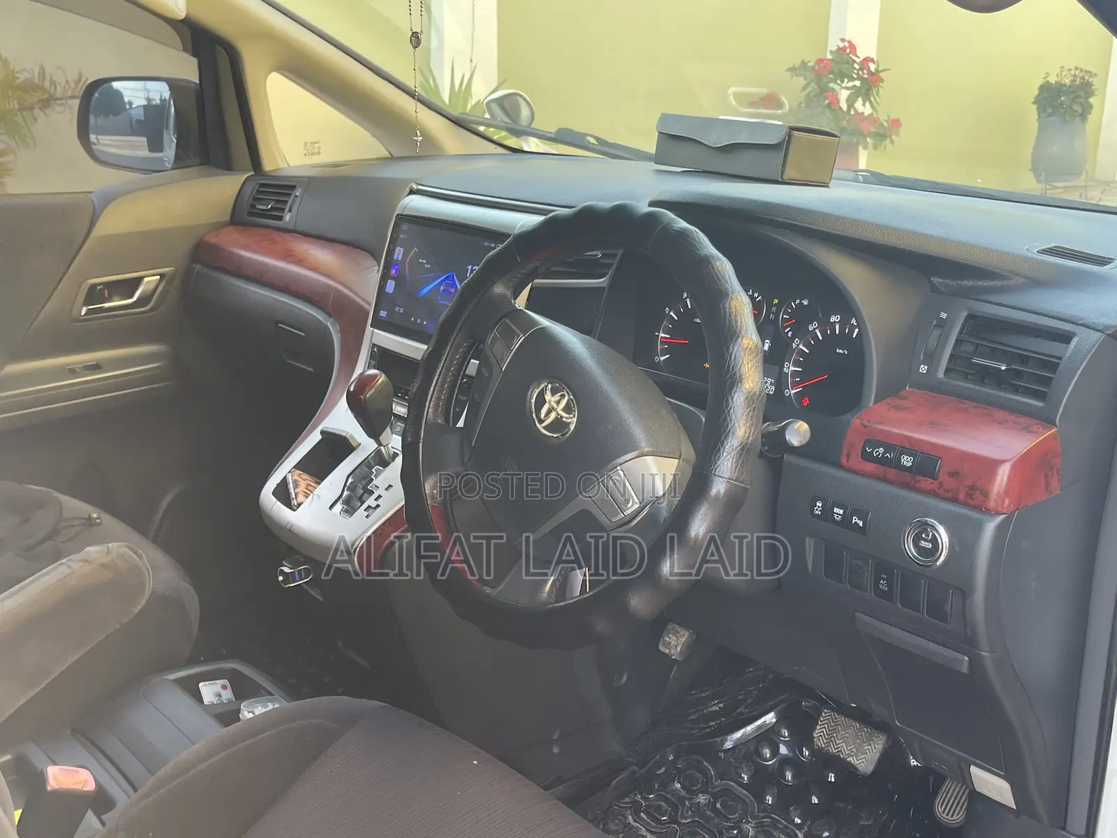 Toyota Alphard 2010 White