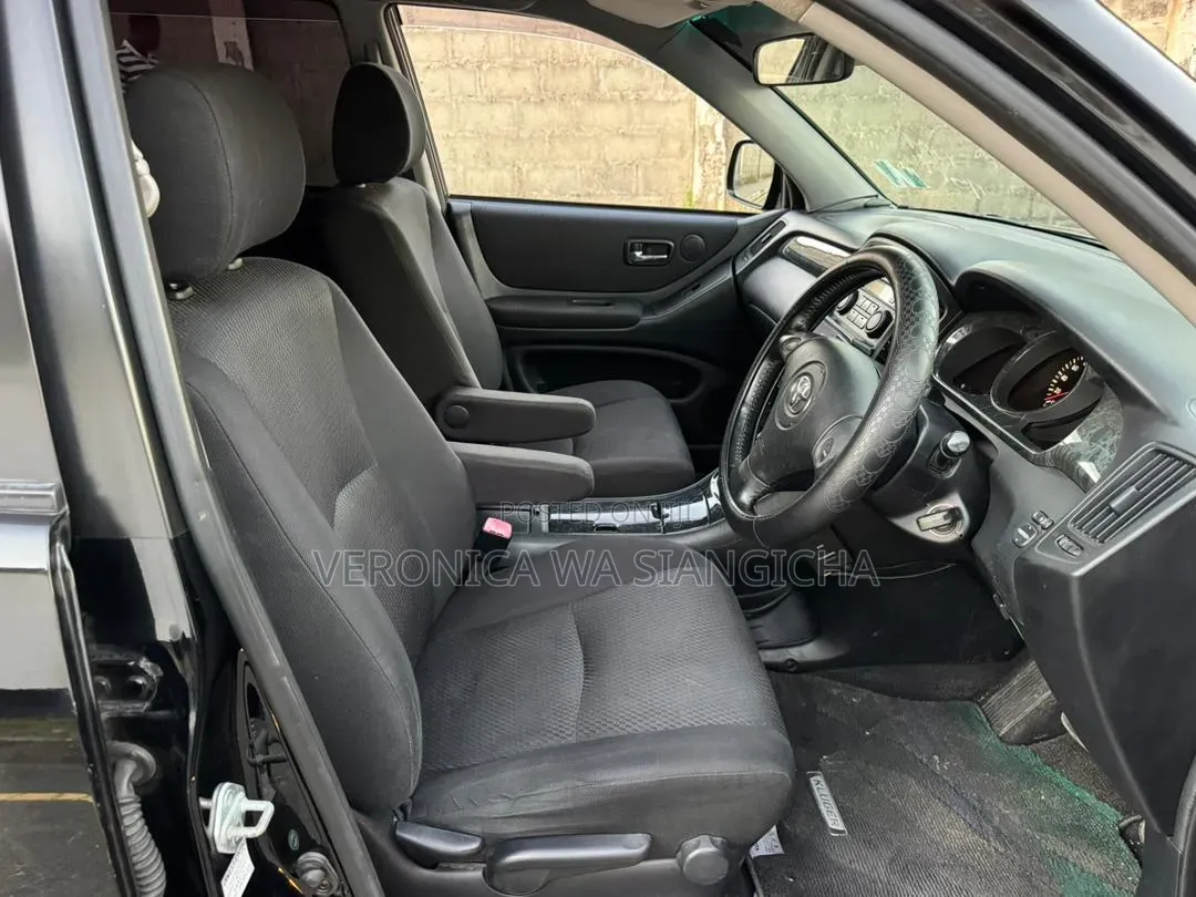 Toyota Kluger 2004 Black