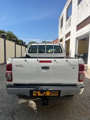 Toyota Hilux 2015 White
