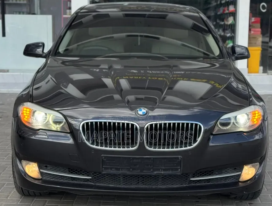 BMW 5 Series 528i 2013 Gray