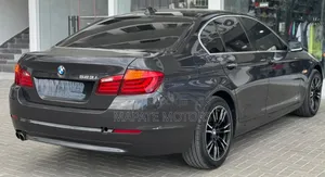 BMW 5 Series 528i 2013 Gray