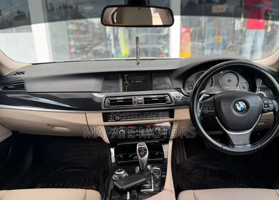 BMW 5 Series 528i 2013 Gray