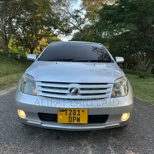 Toyota IST 2005 Silver