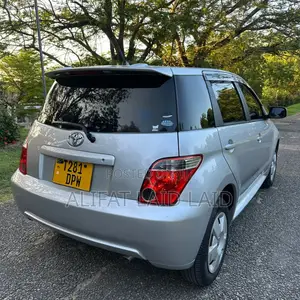 Toyota IST 2005 Silver