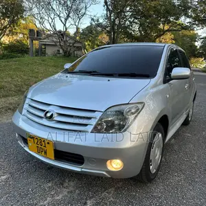 Toyota IST 2005 Silver