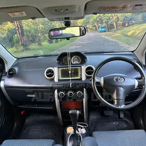 Toyota IST 2005 Silver