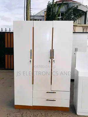Kabati Milango Mitatu Kubwa Ya Kisasa Imara Mpya Kwa Bei Ya Ofa