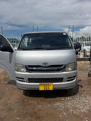Toyota HiAce 2015 Silver