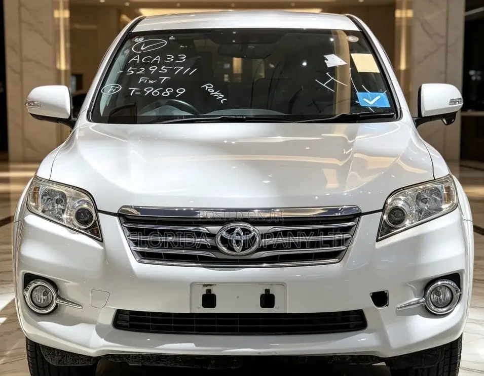 Toyota Vanguard 2012 White