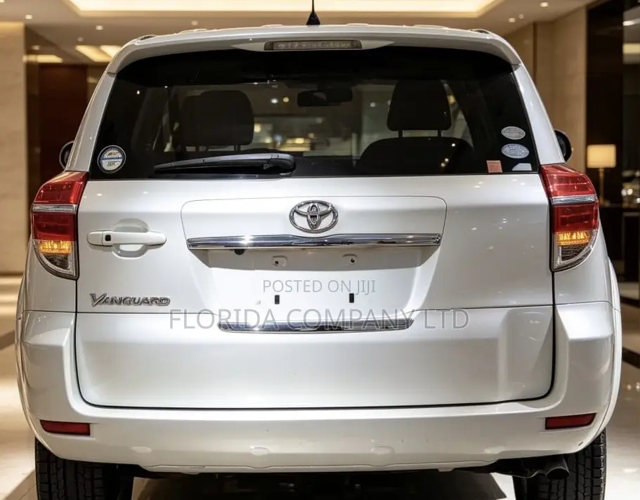 Toyota Vanguard 2012 White