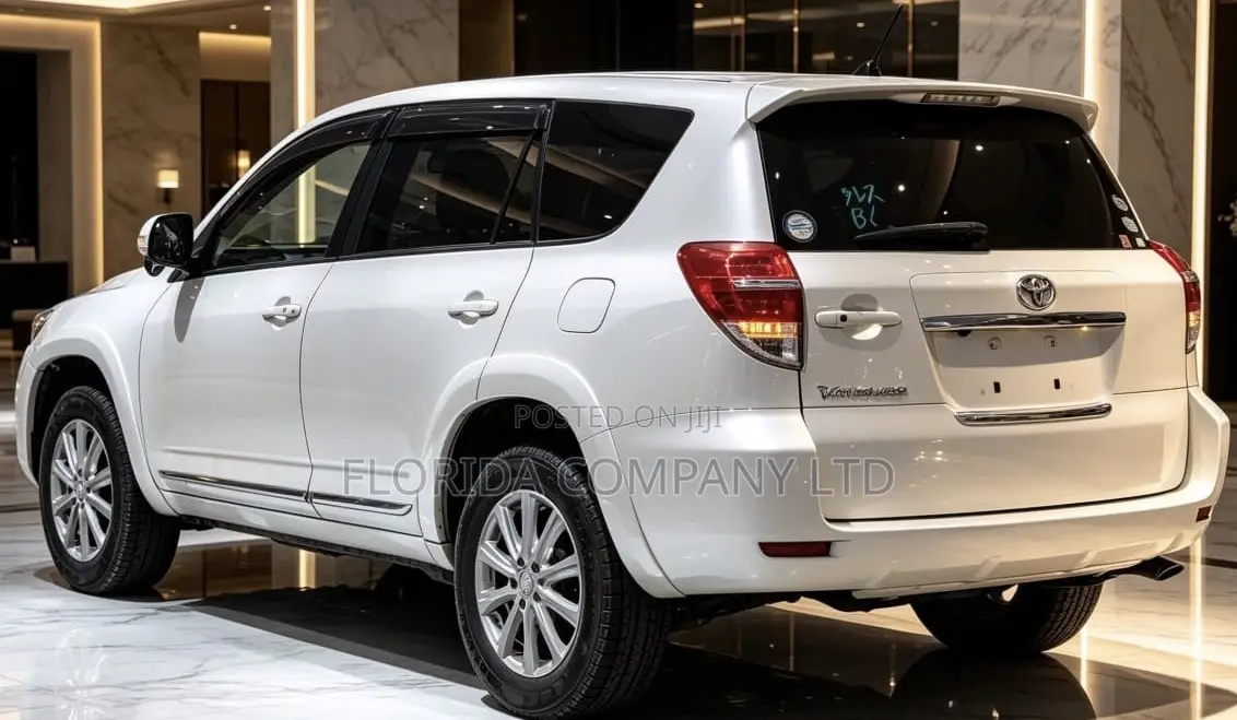 Toyota Vanguard 2012 White