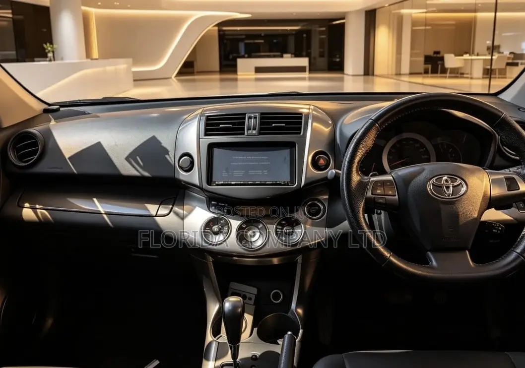 Toyota Vanguard 2012 White