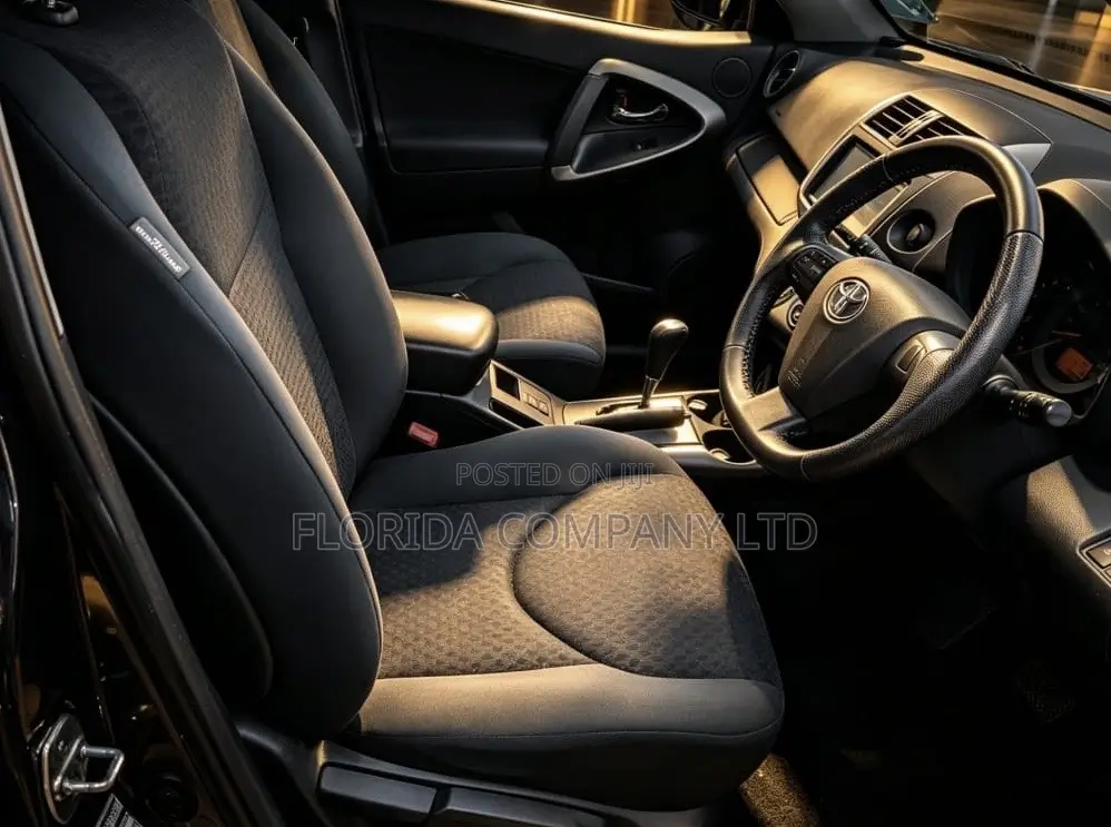 Toyota Vanguard 2012 White