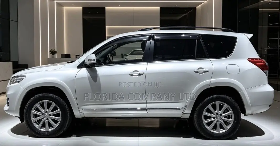 Toyota Vanguard 2012 White