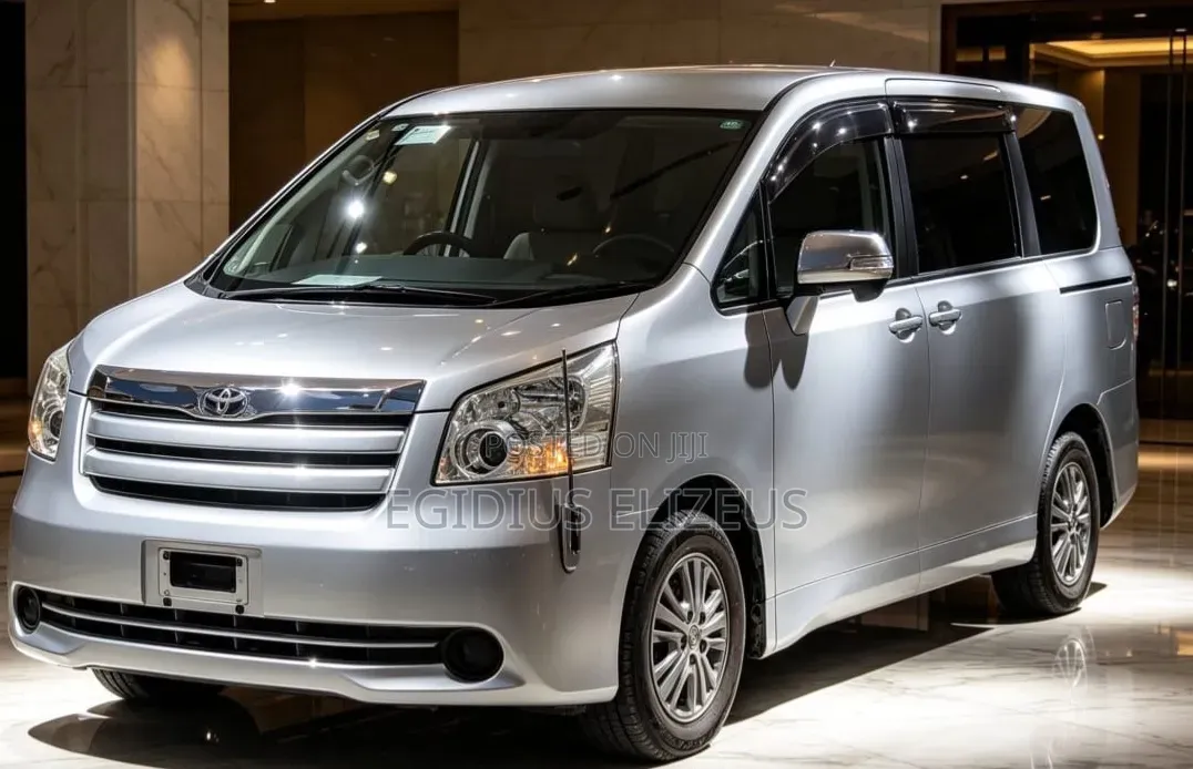 Toyota Noah 2008 Silver