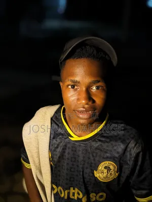 Naomba Kazi Yeyote Me Nafanya